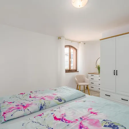 Apartment Livija 4 Mit Pool Und Meerblick