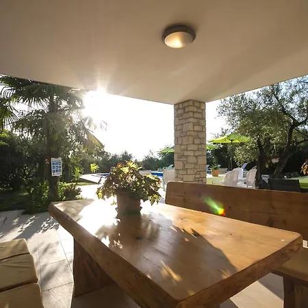 Apartment Livija 4 Mit Pool Und Meerblick Porec