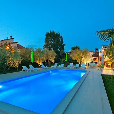 Livija 4 Mit Pool Und Meerblick Apartment Porec