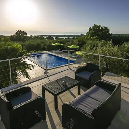 Apartment Livija 4 Mit Pool Und Meerblick *