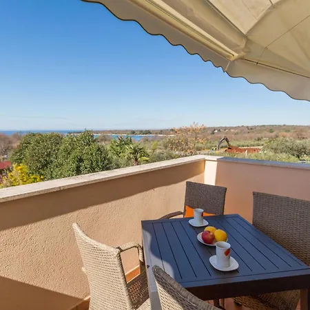 Apartment Livija 4 Mit Pool Und Meerblick Porec